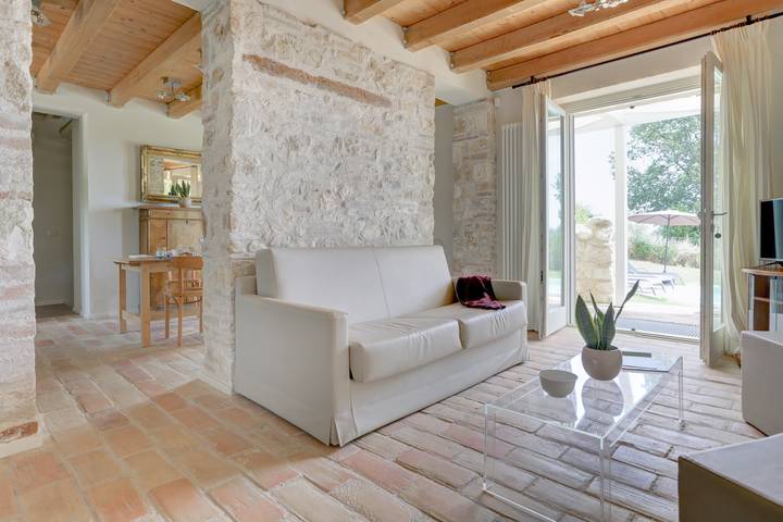 Ferienwohnung für 5 Personen, mit Whirlpool und Garten sowie Pool in Sirolo