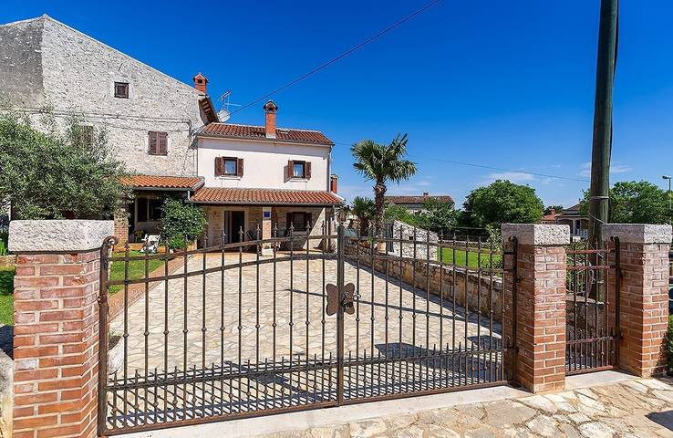 Ferienhaus für 4 Personen, mit Garten in Funtana