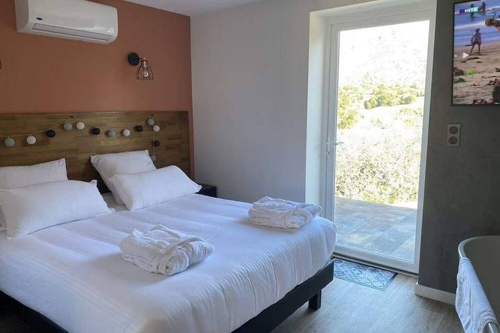 Location de vacances pour 5 personnes, avec jardin à Peri - 2