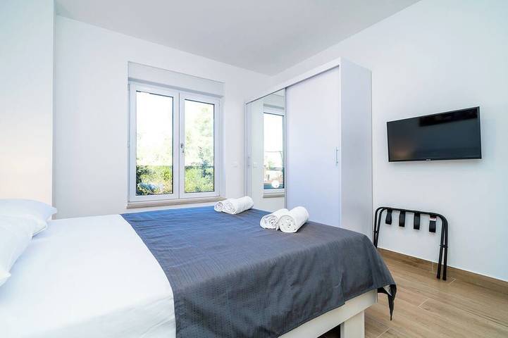 Holiday Above Dubrovnik-apartment with terrace and pool in Dubrovnik, Grad Dubrovnik