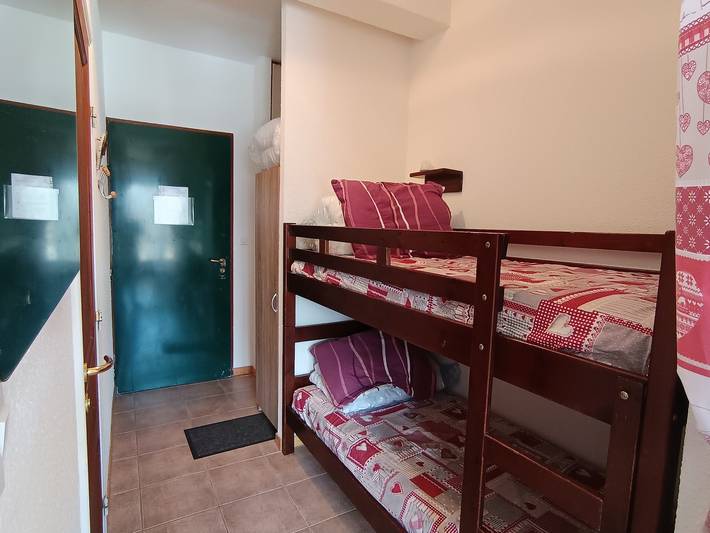 Studio entier, Studio charmant 4 pers, vue montagnes, parking inclus in Montgenèvre, Région de Briançon