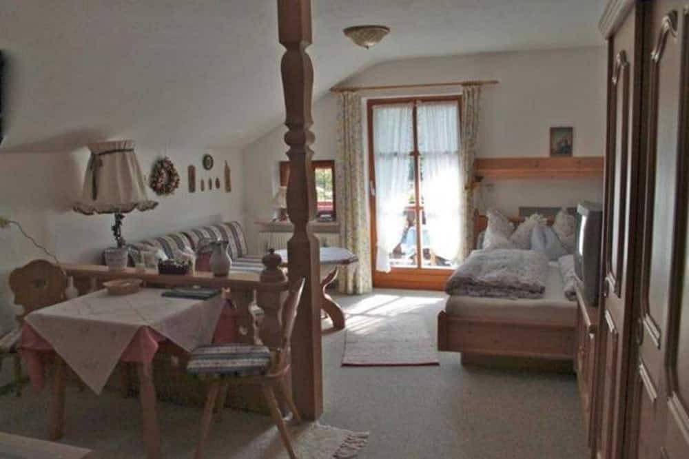 Entire apartment, Vacation apartment 5 - Landhaus Müller in Bad Wiessee, Bavarian Alps