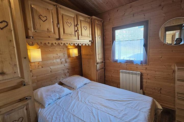 Gîte pour 6 personnes, avec sauna et piscine ainsi que terrasse et jacuzzi dans Le Collet d'Allevard - 2