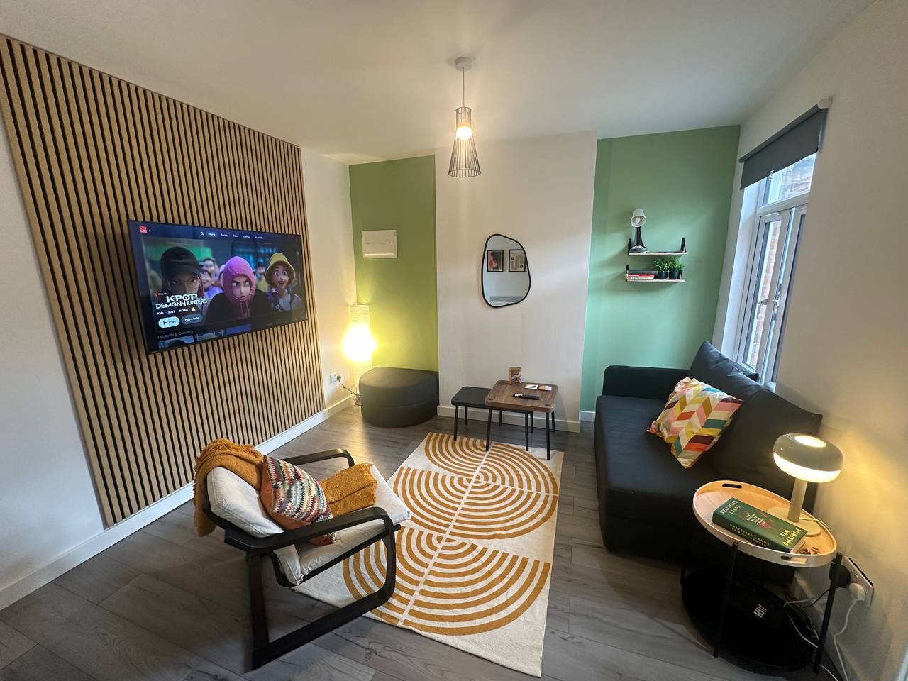 Entire holiday apartment, Green Lane 1-Bed Apartment - Sleeps 4 & Pets Ok in Leicester, Heart of England