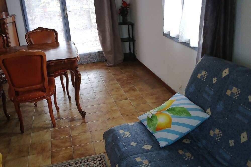 Joli appartement au coeur d'un espace de 1500m2 in Limans, Parc naturel régional du Luberon