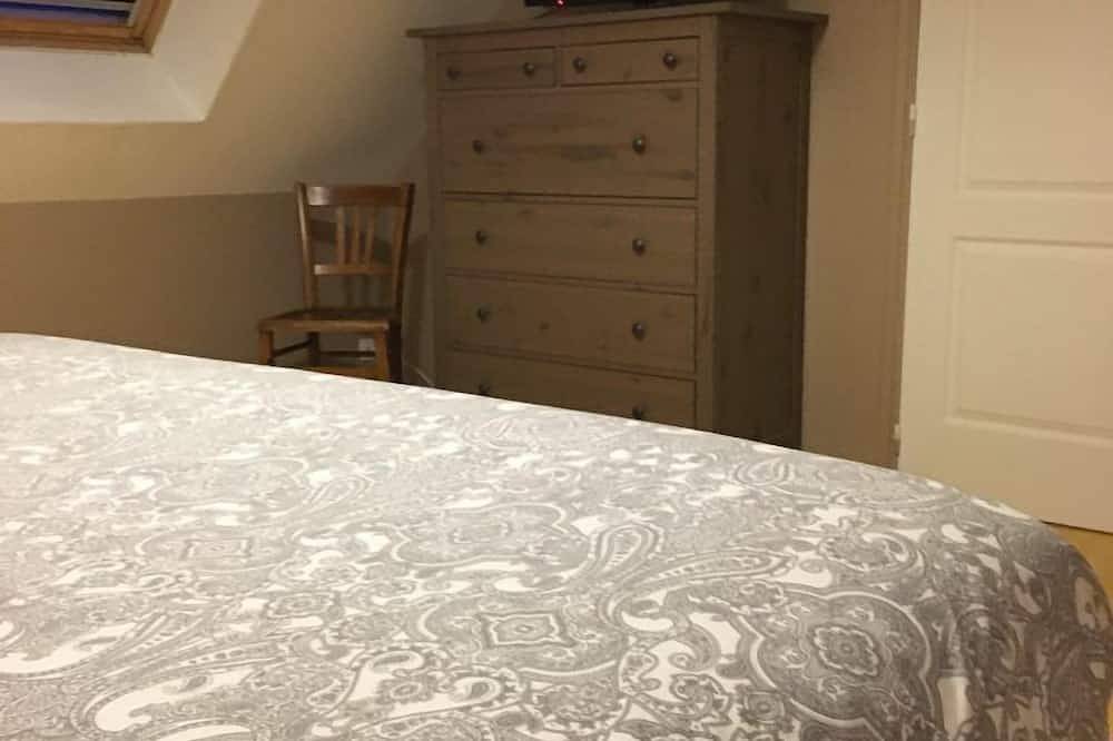 Penty Yves in a 17th century Métairie Bretonne *** for 4 people in Crozon, Châteaulin region