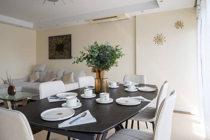 Ferienwohnung für 4 Personen, mit Balkon und Pool in Paris