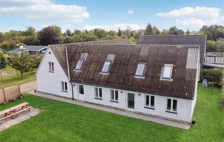 Holiday home for 18 people, with terrace and garden, with pets - 1