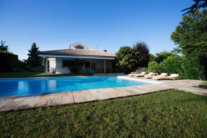 Appartamento per 6 persone, con giardino e terrazza nonché piscina in Camerano