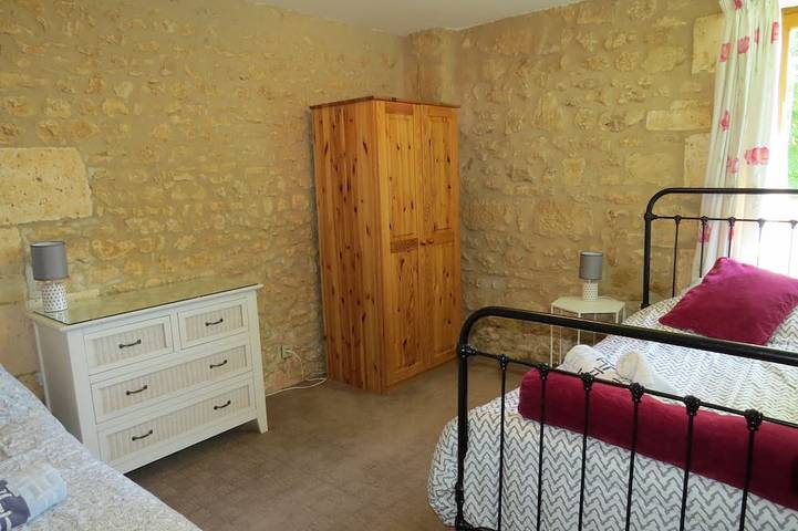 Location de vacances pour 12 personnes, avec jardin et piscine à La Rochebeaucourt-et-Argentine - 3