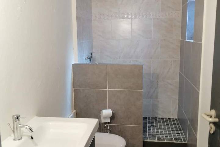 Villa pour 6 personnes, avec balcon et jardin, animaux acceptés à Orange - 4