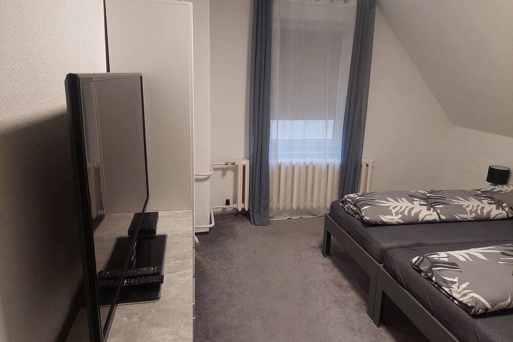 Large vacation home near the lake For 6 people or more possible in Lake Storkow, Storkow
