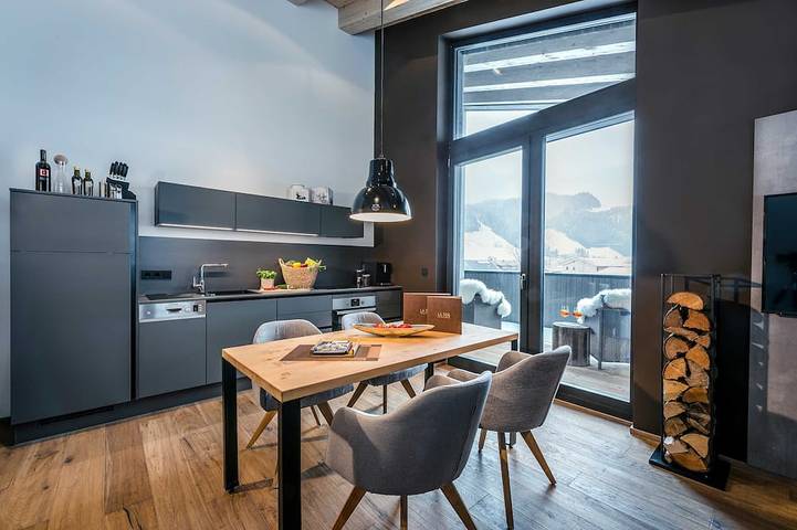 Ferienhaus für 3 Personen, mit Garten und Pool sowie Balkon in Schattwald - 2