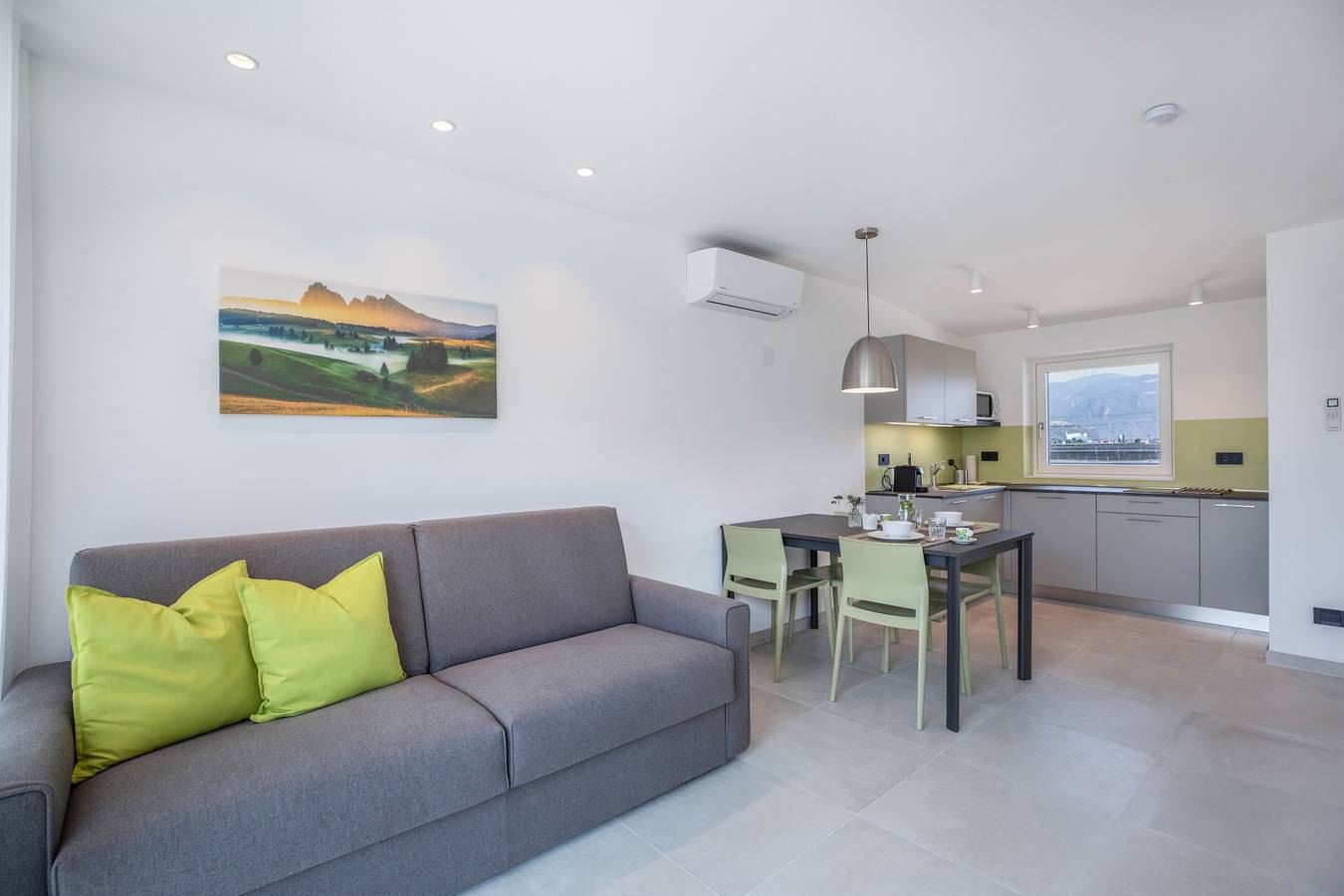 Entire apartment, Bike Apartments Curti "Waldgrün" with Sun Terrace & Alpine Views in Leifers, South Tyrol