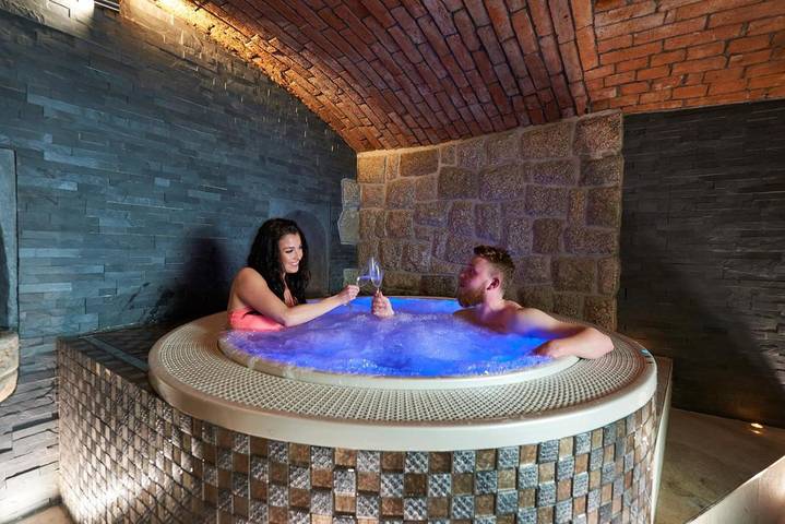 Hotel für 2 Personen, mit Whirlpool und Garten sowie Sauna, mit Haustier in Liberec - 3