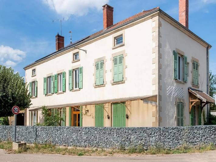 Location de vacances pour 6 personnes, avec Jacuzzi et Terrasse ainsi que Jardin et Sauna à Dompierre-les-Ormes