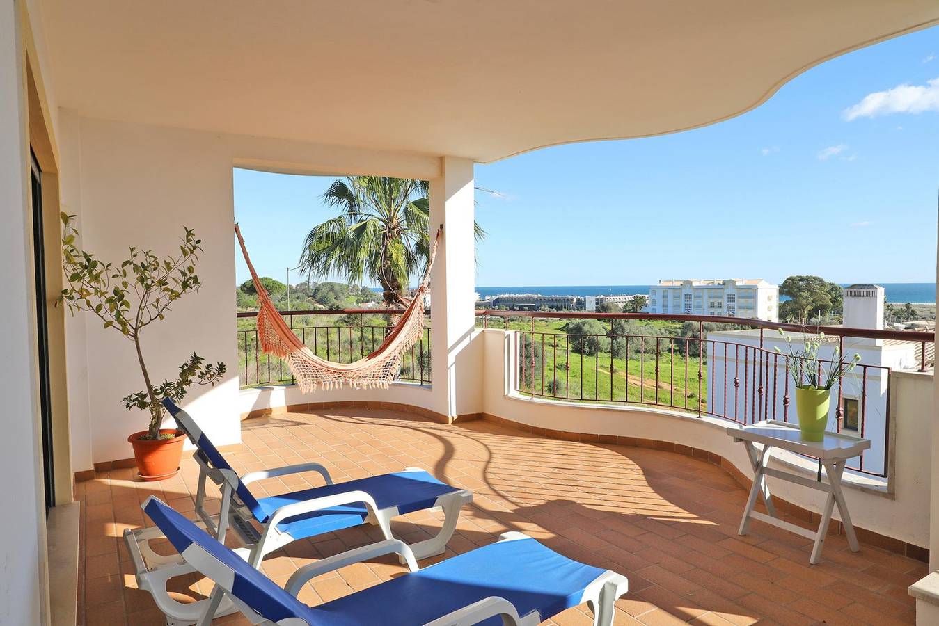 Entire apartment, B80 - Gideon Albasol 2 Bed Apartment in Lagos in São Sebastião, Lagos