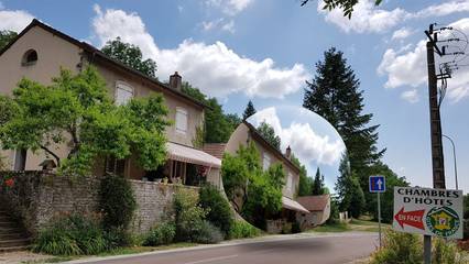 Gîte pour 4 personnes, avec jardin et jacuzzi à Saint-Sernin-du-Plain