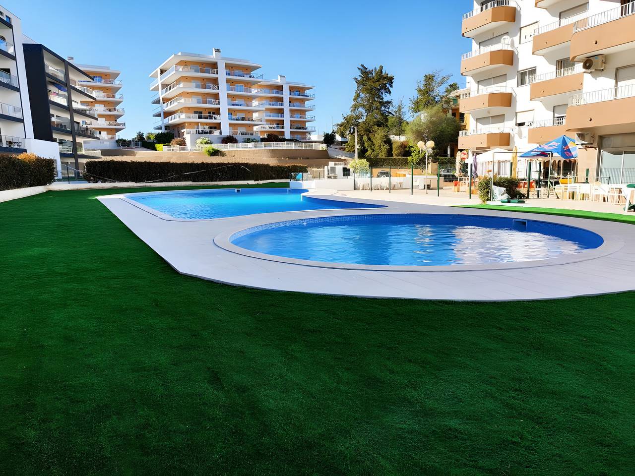 Casa vacanze 'Praia Da Rocha' con vista mare, piscina e giardino in comune in Praia da Rocha, Portimao