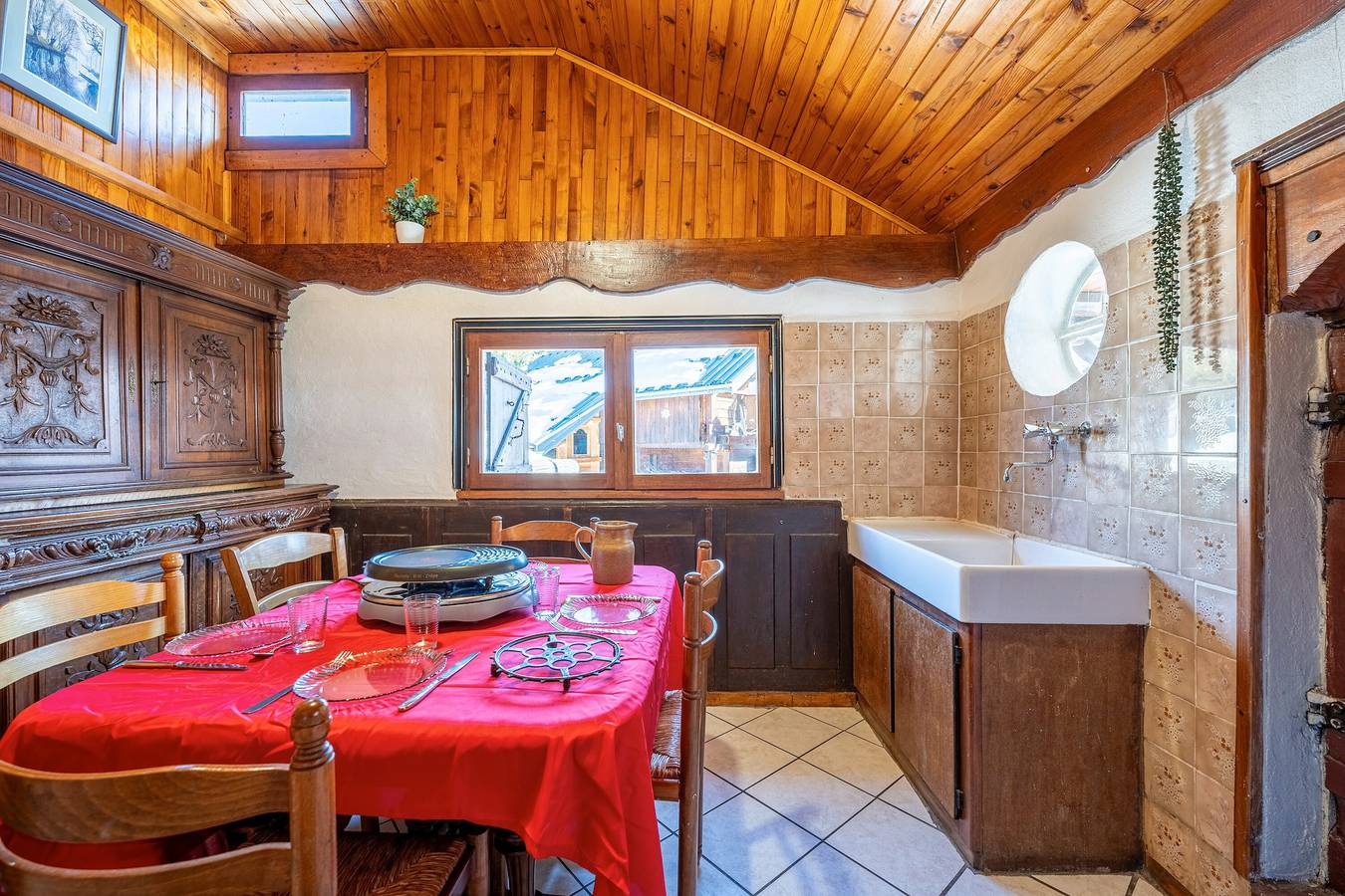 Apartamento entero, Apartamento 'Balcon' con vistas a la montaña in Col du Mollard, Albiez-Montrond