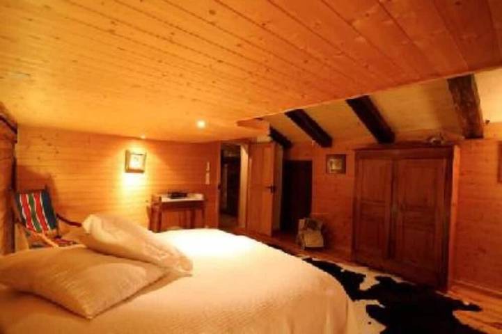 Gîte pour 7 personnes, avec terrasse ainsi que jardin et jacuzzi à Bex - 2