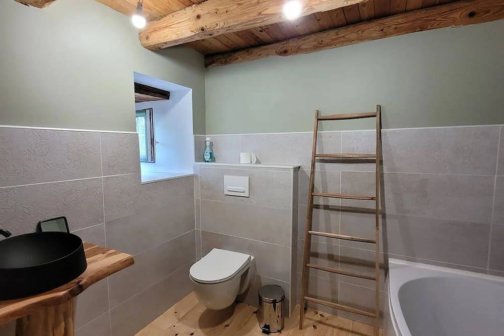 Homerez - Charmantes Haus in Alleuze – 90 m² mit Terrasse in Alleuze, Region Saint-Flour