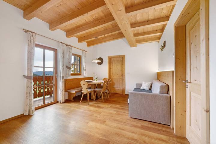 Ganze Wohnung, Ferienwohnung 'Niederhaushof' mit Bergblick, Balkon und Wi-Fi in Ulten, Ortleralpen