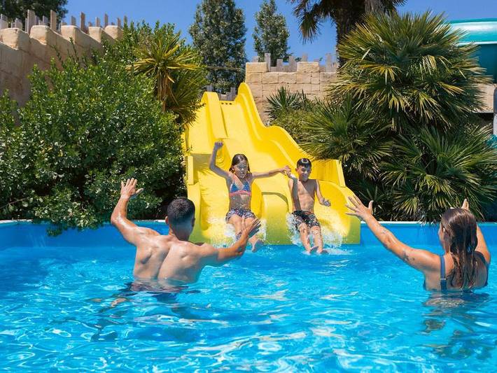 Camping Le Bois Soleil - Mobilhome 6 personnes - 3 chambres - 6 personnes in Olonne-sur-Mer, Les Sables-d'Olonne