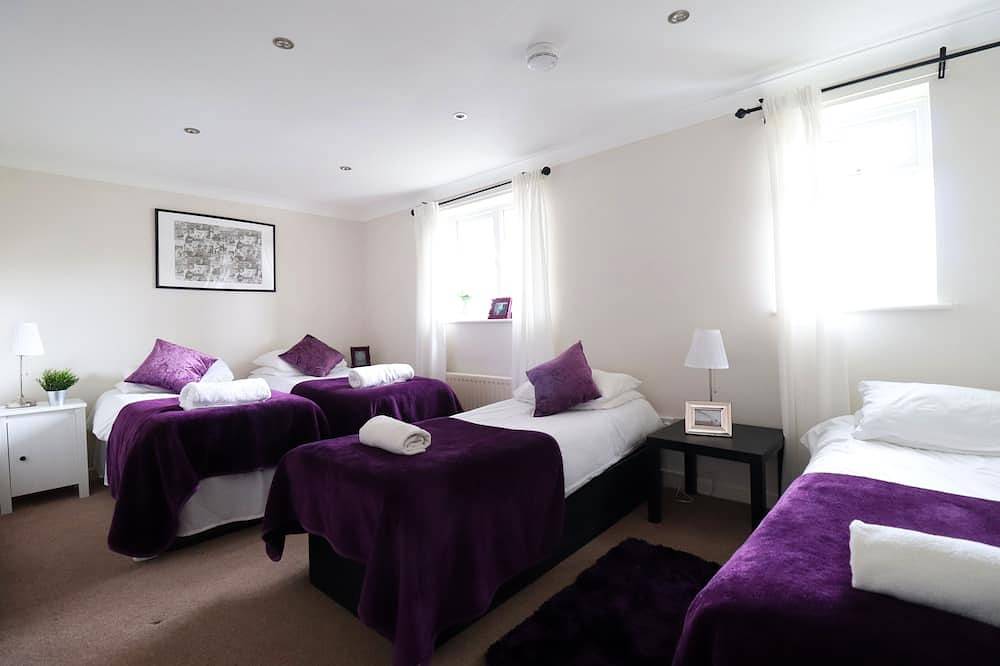 Lovely large property near Bournemouth in Christchurch, Dorset