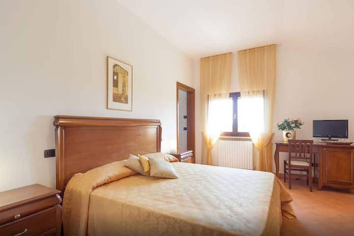 Hütte für 10 Personen, mit Terrasse und Garten am Gardasee - 4