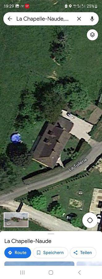 Location de vacances pour 10 personnes, avec piscine et jardin ainsi que sauna et jacuzzi, adapté aux familles à La Chapelle-Naude - 2