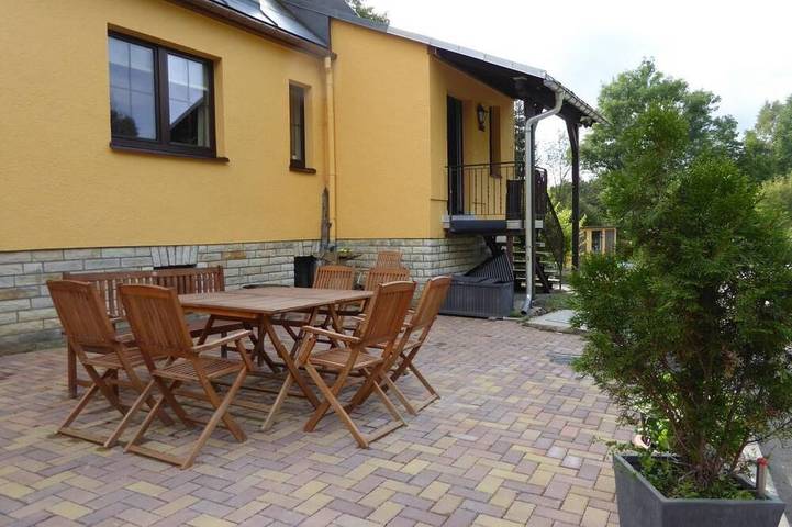 Ferienhaus für 8 Personen, mit Garten und Sauna sowie Whirlpool im Erzgebirge
