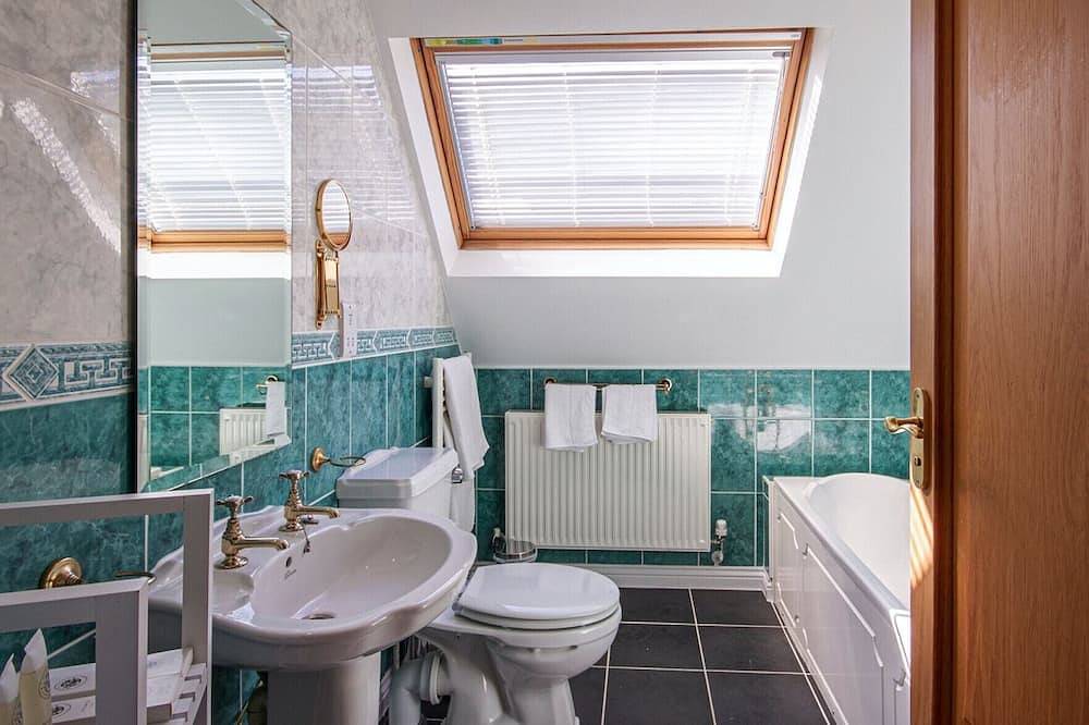 Orchard House, in the bustling town of Wadebridge in Wadebridge, Cornwall