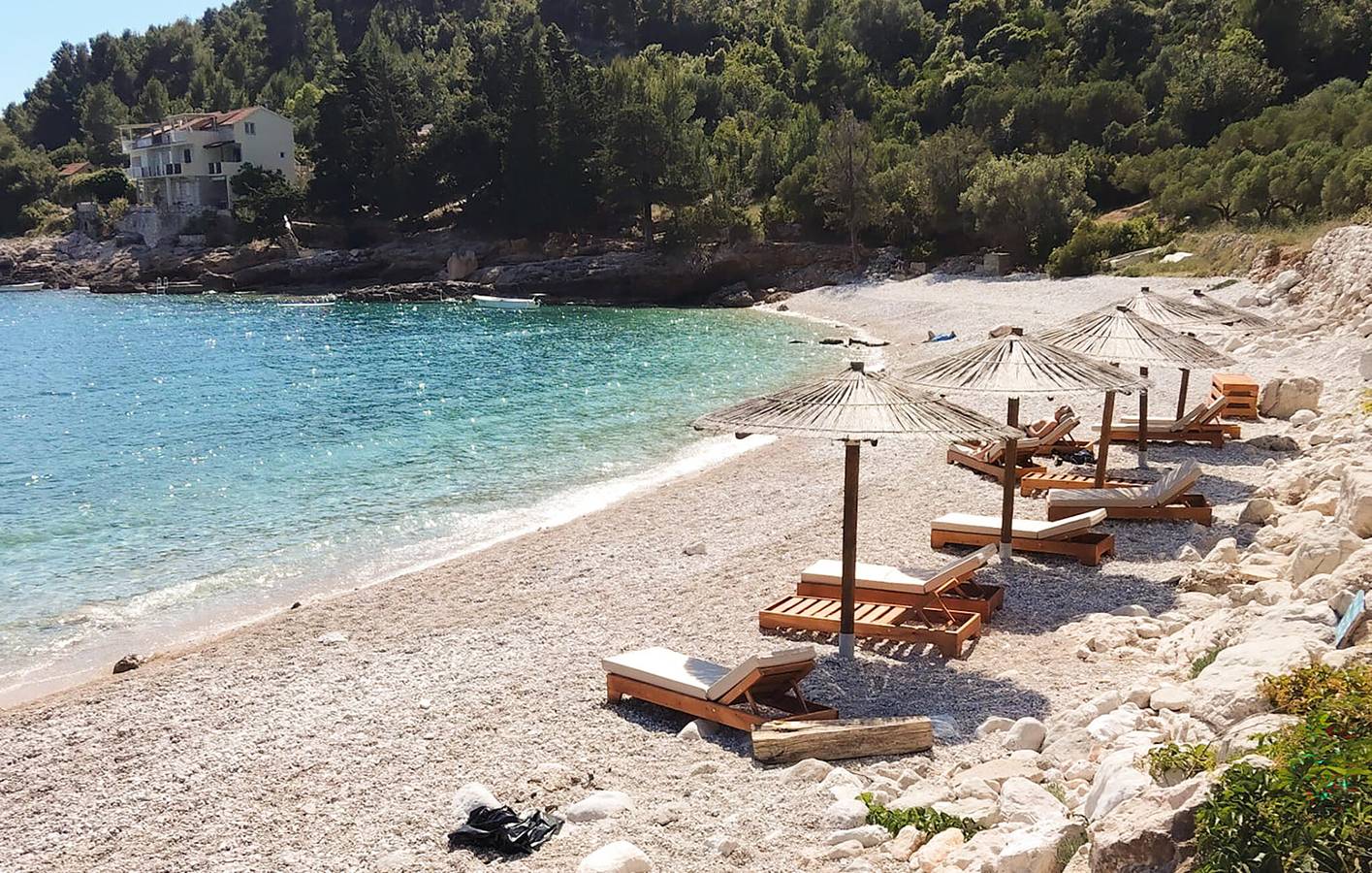 Gezellig appartement met terras, tuin en toegang tot het strand – op slechts 200 meter afstand! in Korcula