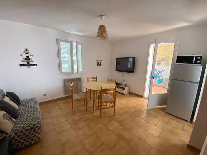 Gîte pour 5 personnes, avec piscine ainsi que jardin et vue à Lama - 2