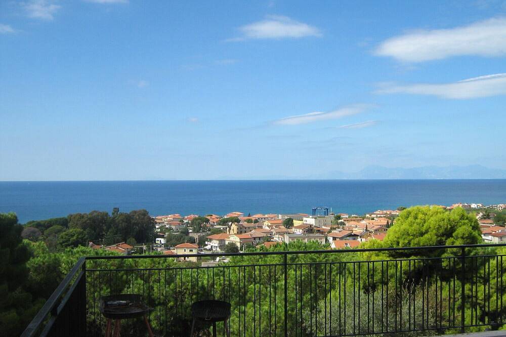 Apartamento entero, Apartment in private villa with splendid sea view and swimming pool in Santa Maria di Castellabate, Cilento