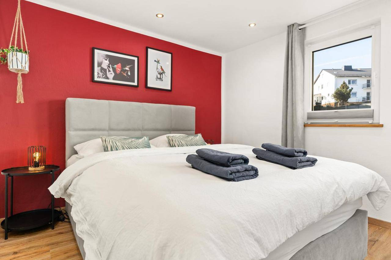Ganze Wohnung, Kolibri - Design Maisonette - Nintendo Switch, Streaming, Bikestore, E-Wallbox in Wehrda, Marburg