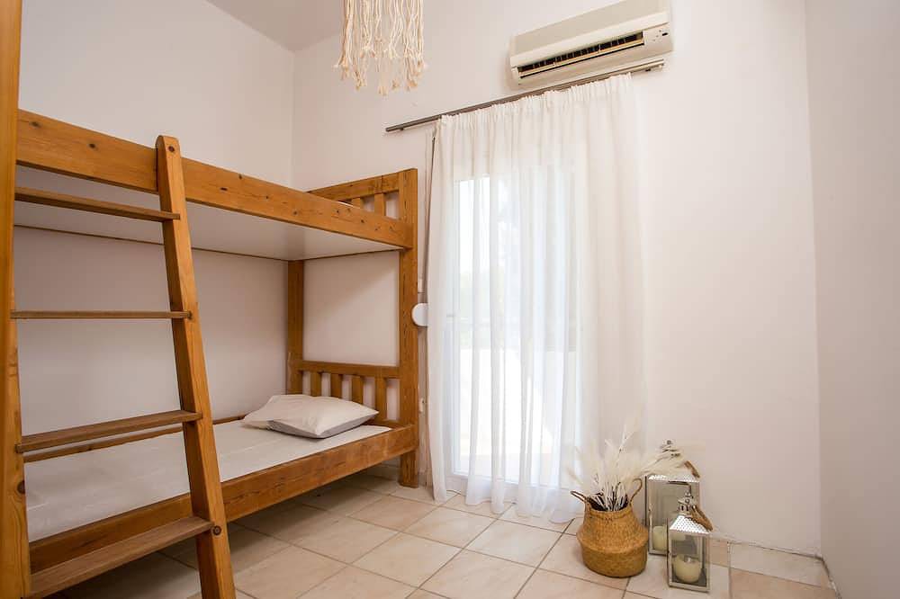 An Iconic Home, Overlooking the Sea, Only a few steps away from the water! in Faliraki Beach, Faliraki