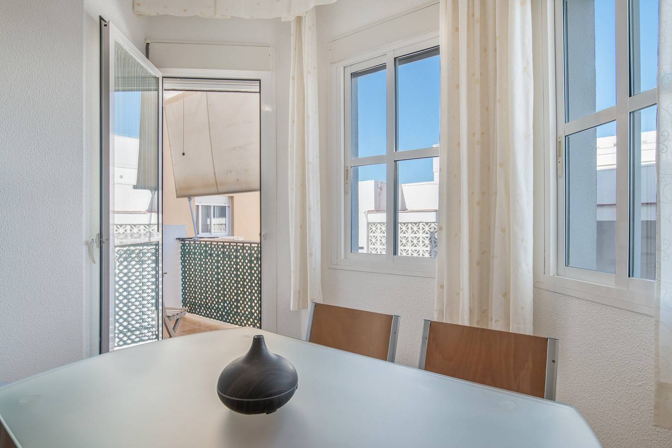 Ganze Wohnung, Apartment 'A Pie De Playa' mit privater Terrasse und Wlan in Playa Barbate, Barbate