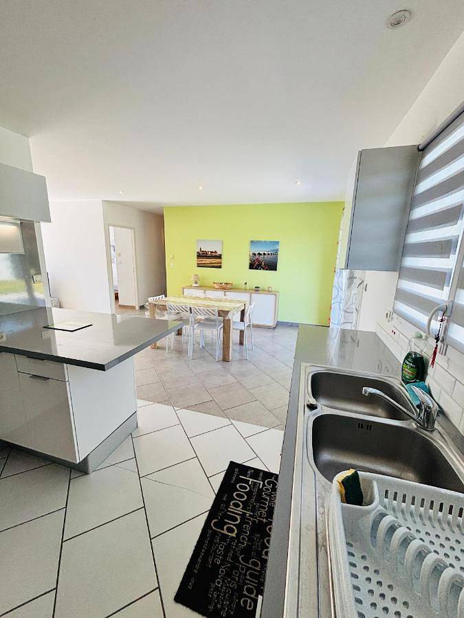 Three-Bedroom Home in Poilly-lez-Gien, Région de Montargis