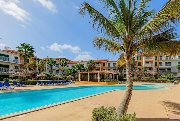 Hôtel pour 2 personnes, avec vue et piscine ainsi que jardin et bassin pour enfant dans Sal