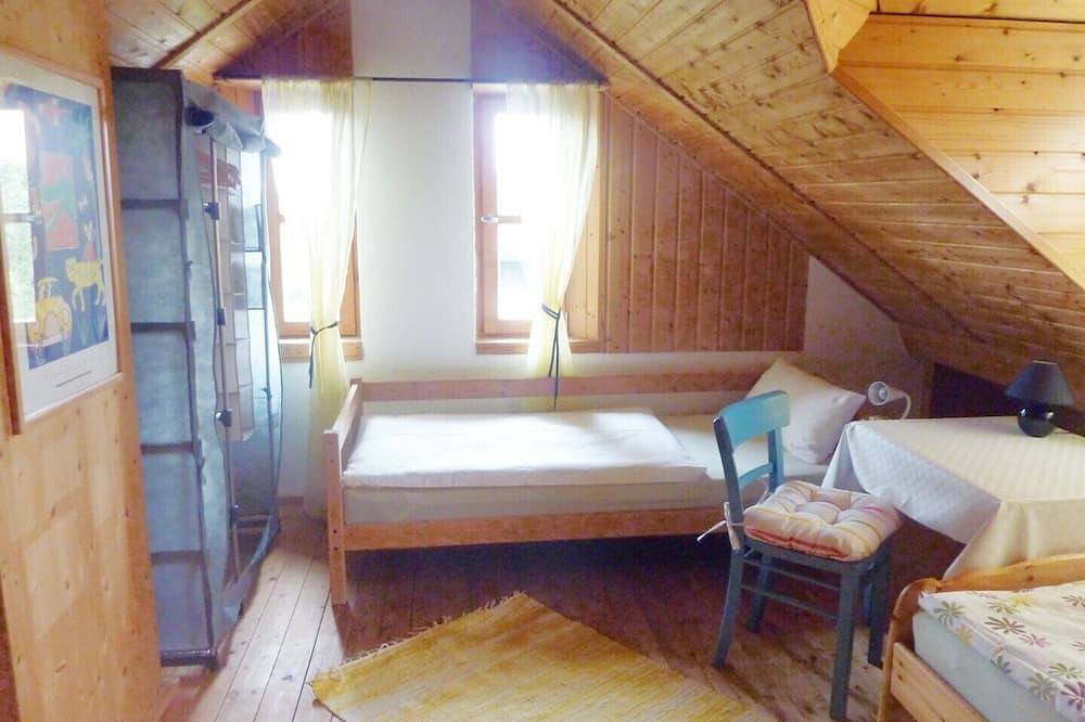 Ganze Wohnung, Ferienidylle \"Wohnung Rosenstiege\" auf alten Bauernhof – Ruhe, Charme, Natur in Tiefenbach (Niederbayern), Passauer Land