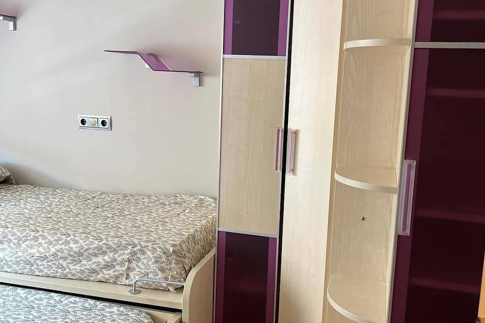 Newly renovated modern townhouse (pet friendly) in Polop, Costa Blanca