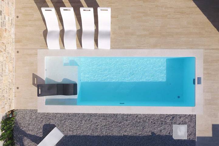 Villa Bluebell - perfekter Rückzugsort mit privatem Pool, nur 100 m vom Strand entfernt in Ugrinici, Kraj