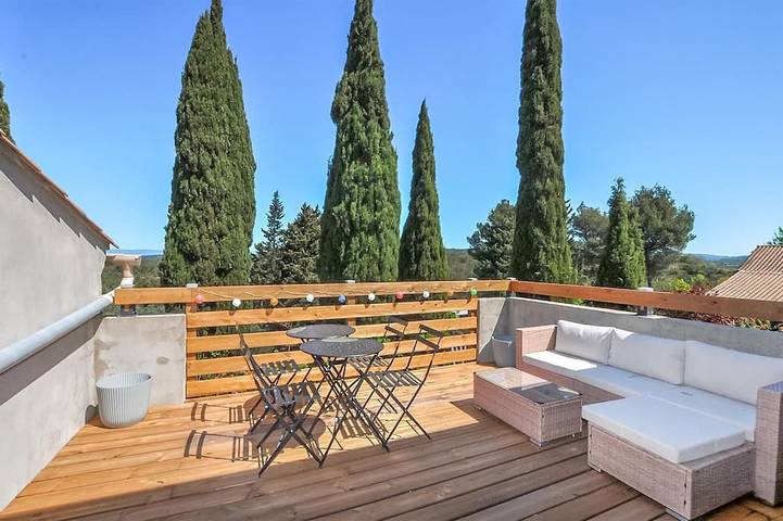 Location de vacances pour 4 personnes, avec terrasse à Verzeille