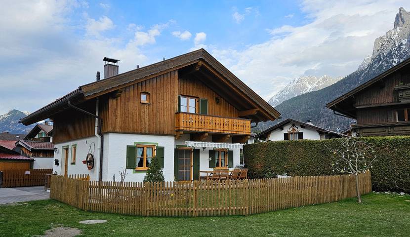 Ferienhaus für 7 Personen, mit Whirlpool und Garten im Karwendel