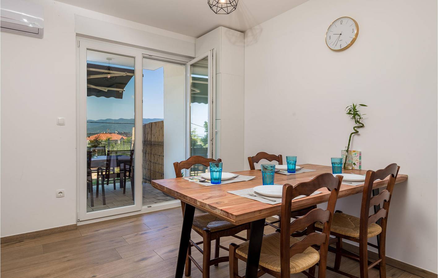 Holiday home for 5 people with terrace in Primorje-Gorski Kotar