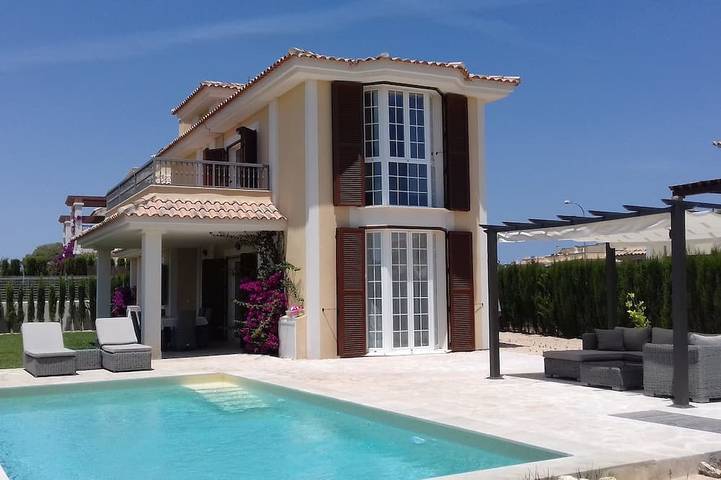 Villa pour 6 personnes, avec sauna et balcon ainsi que jardin et piscine à Cala Murada