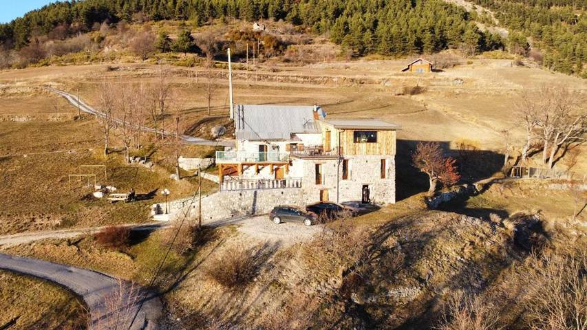 Gîte pour 5 personnes, avec vue et jardin à Guillaumes - 2