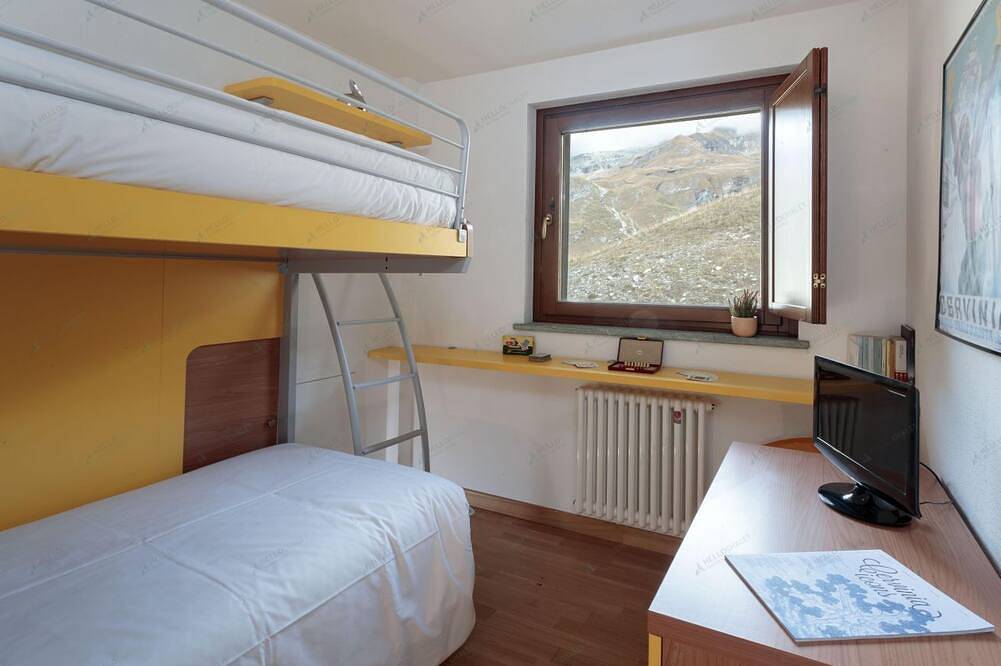 Entire apartment, Maison Skis Aux Pieds – Panoramic Ski-In/Ski-Out Apartment | Cervinia in Cervinia, Valtournenche